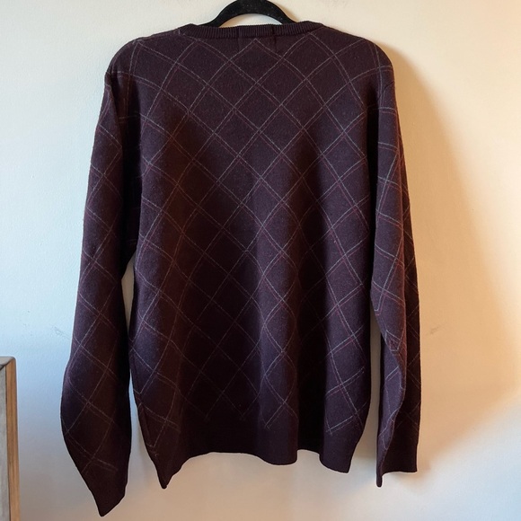 Eddie Bauer Merino Wool V-neck Sweater - Picture 9 of 10